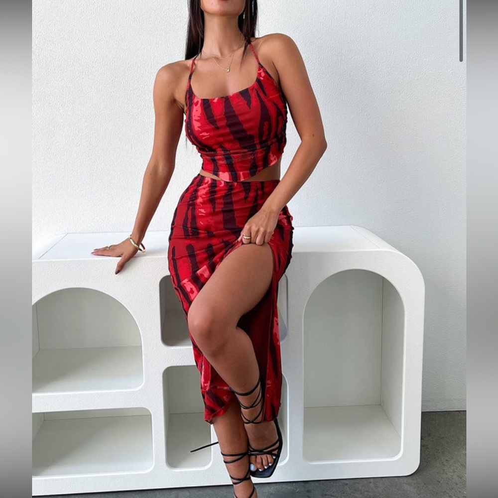 Nassia Crop Top and Midi Skirt Set - Red Fire Print - Picture 4 of 8